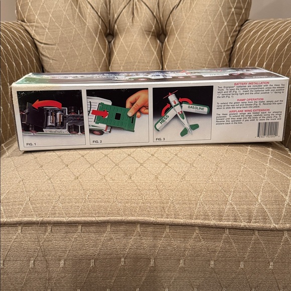 Hess 2002 Toy Truck and Airplane Set - Picture 6 of 11